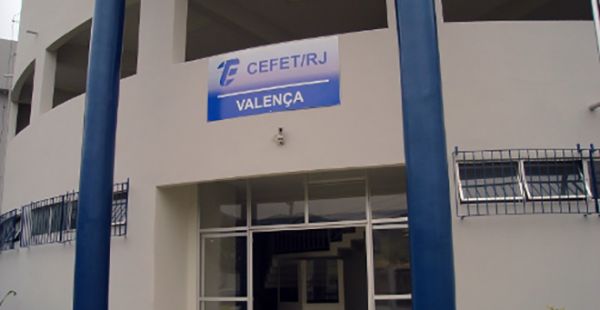 cefet-valenca-frente01388290D7-D08F-CDE2-562C-D05065A8632C.jpg